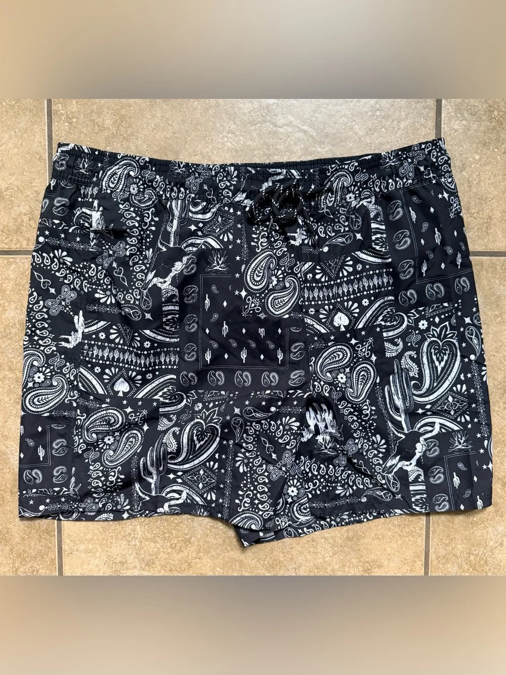 Swim Trunks Men’s Size Large Shorts No Boundaries Bandana Paisley FAST SHIPPING